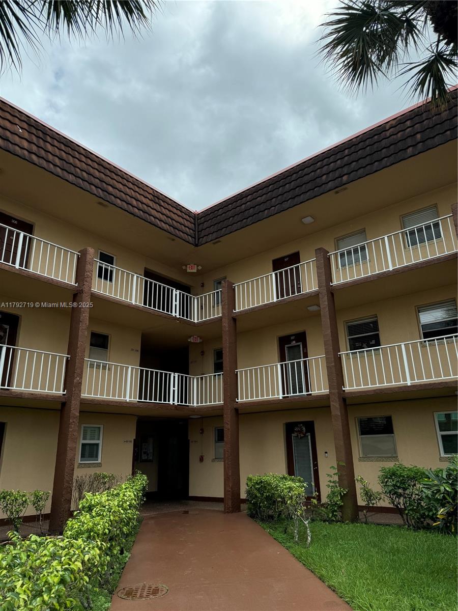 SUNRISE LAKES 63 CONDO - Residential