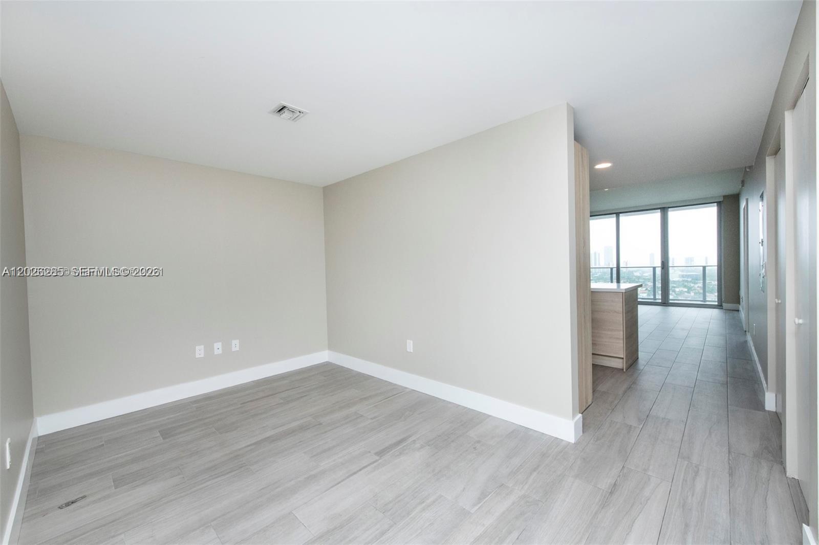 16385 Biscayne Blvd 2616