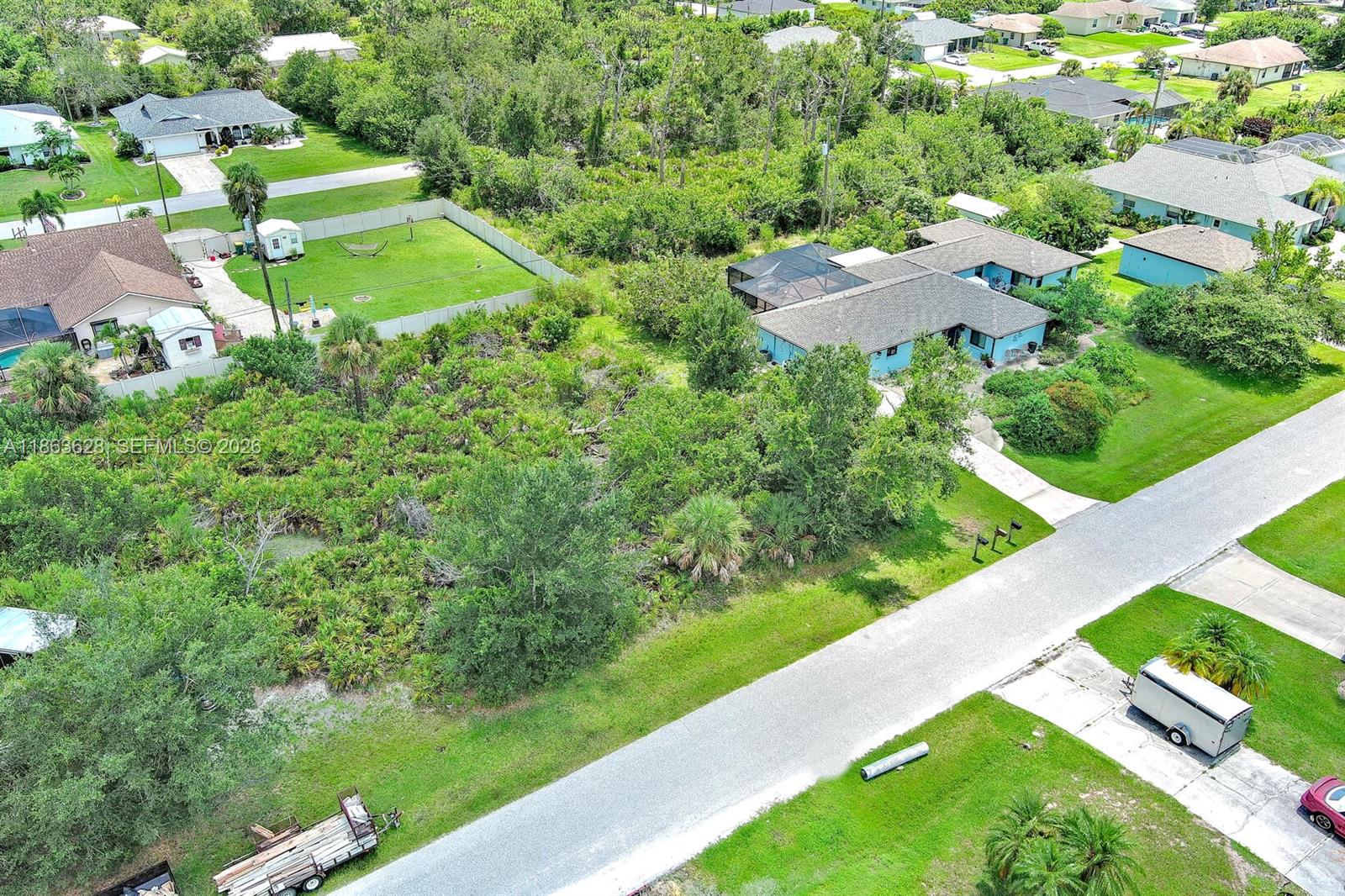 Port Charlotte - Land