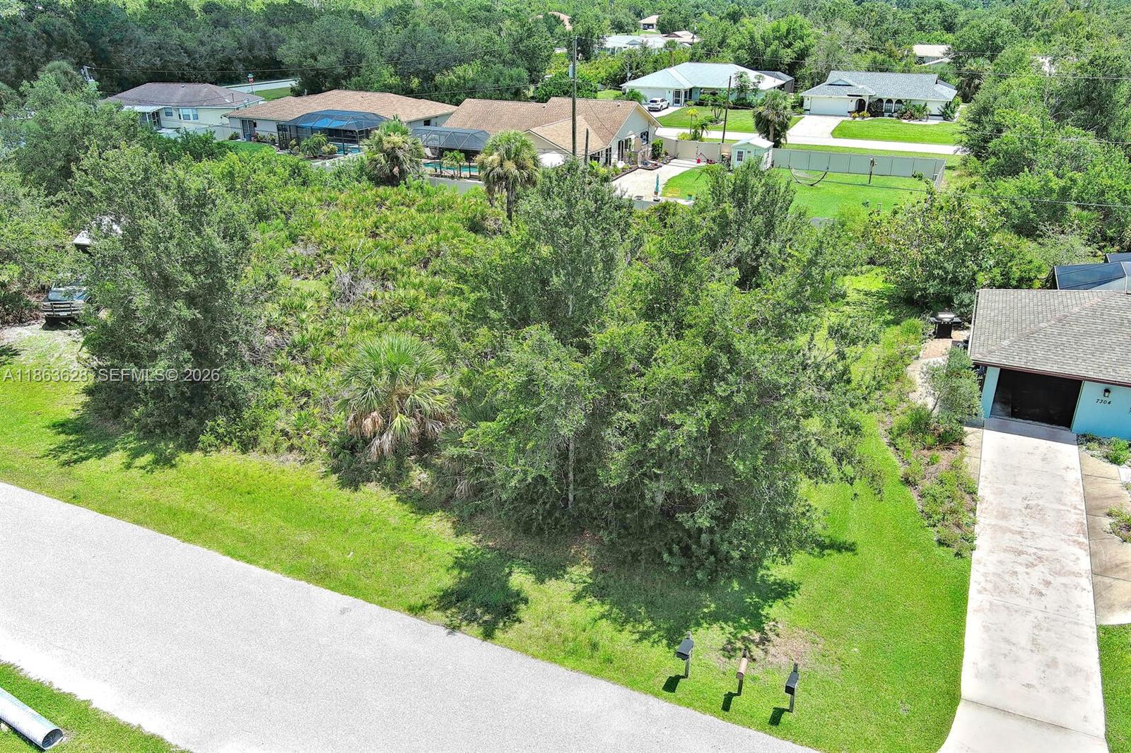 Port Charlotte - Land