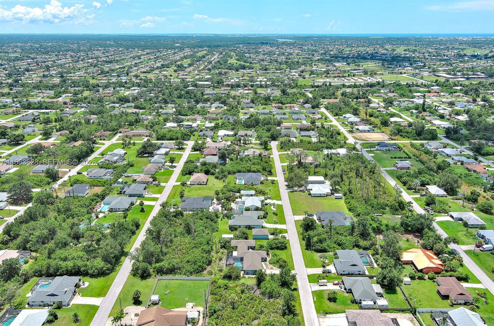 Port Charlotte - Land