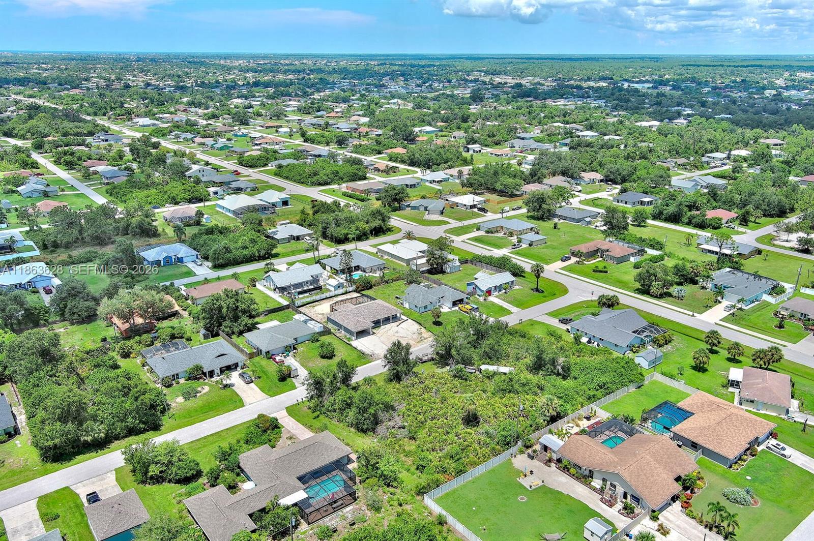 Port Charlotte - Land