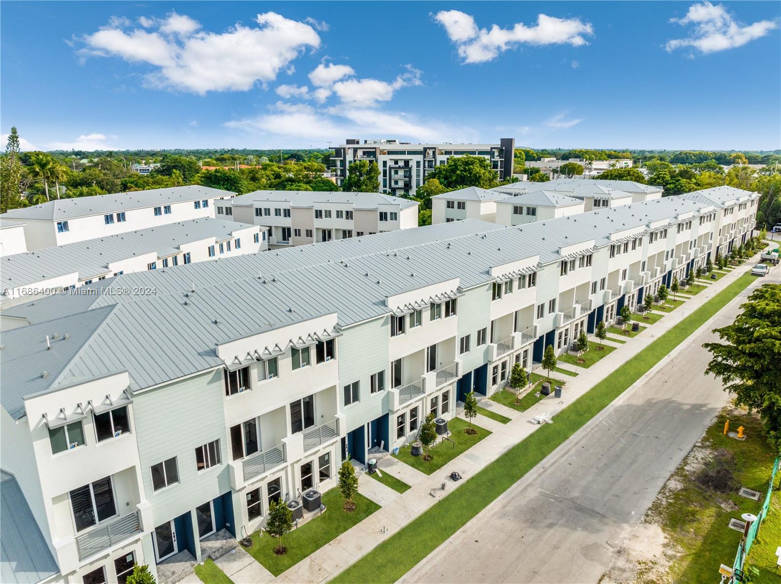 18275 Sw 98th Ave Rd 01-102, Palmetto Bay, Miami-Dade County, Florida - 3 Bedrooms  
4 Bathrooms - 