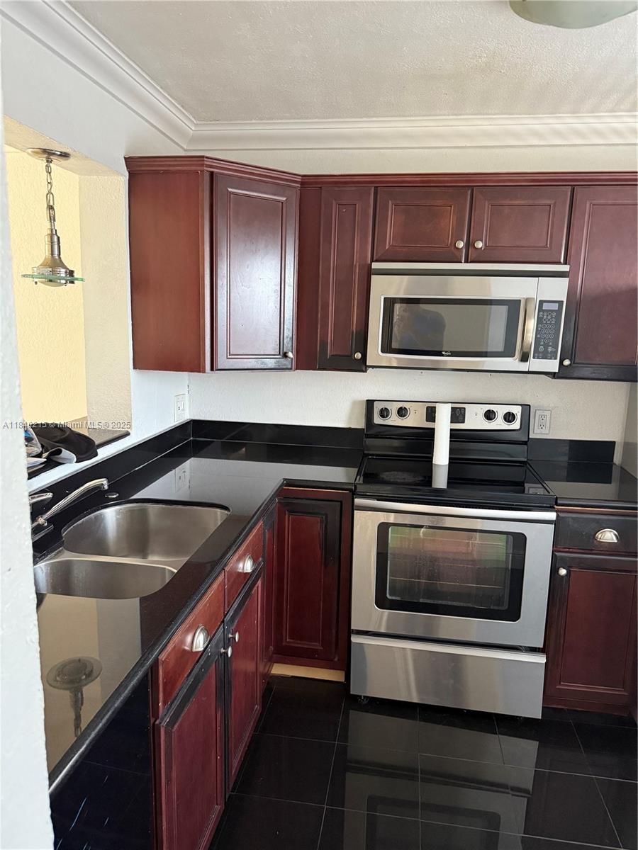 8600 N Sherman Cir 507