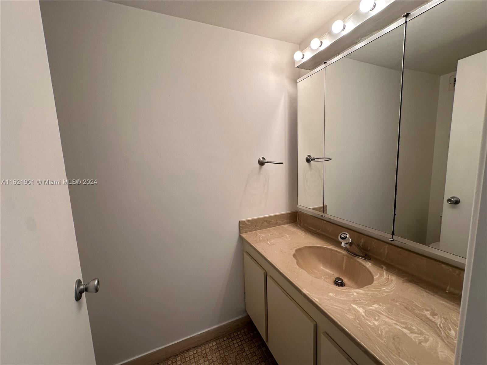 OLYMPUS CONDO PHASE - Residential