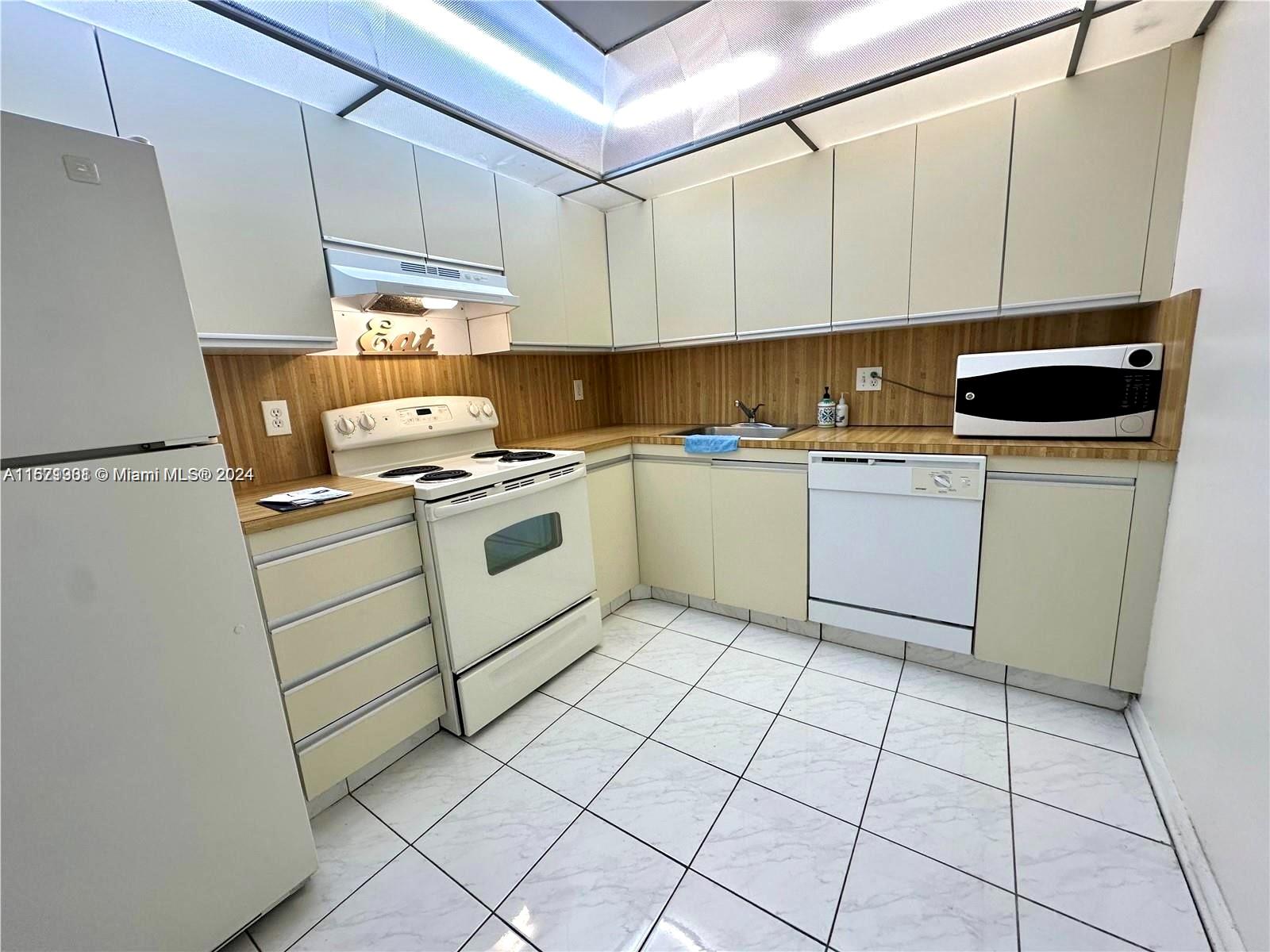 OLYMPUS CONDO PHASE - Residential