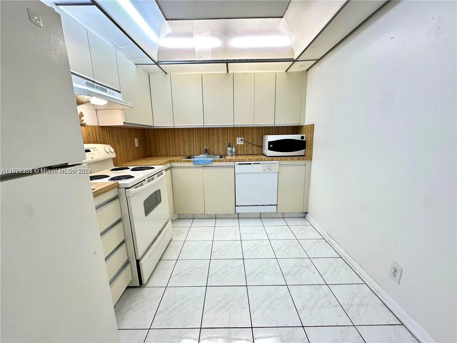 OLYMPUS CONDO PHASE - Residential
