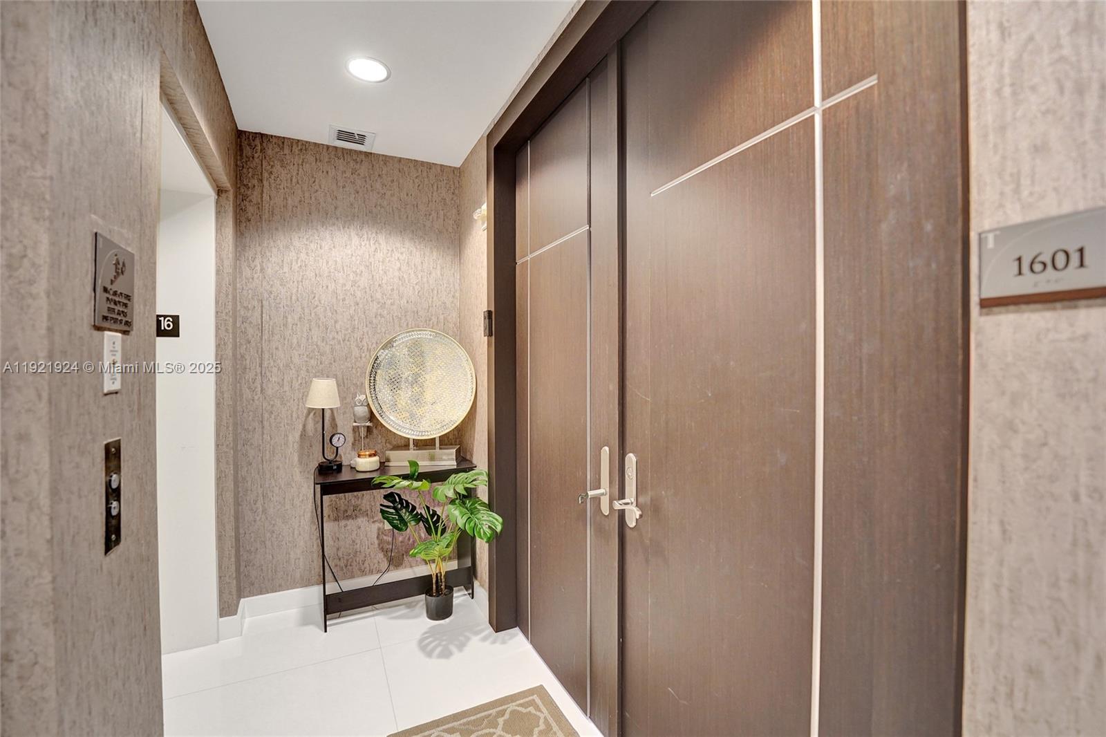 15811 Collins Ave 1601, Sunny Isles Beach, FL, 33160/$3,149,000 3 15811 Collins Ave 1601