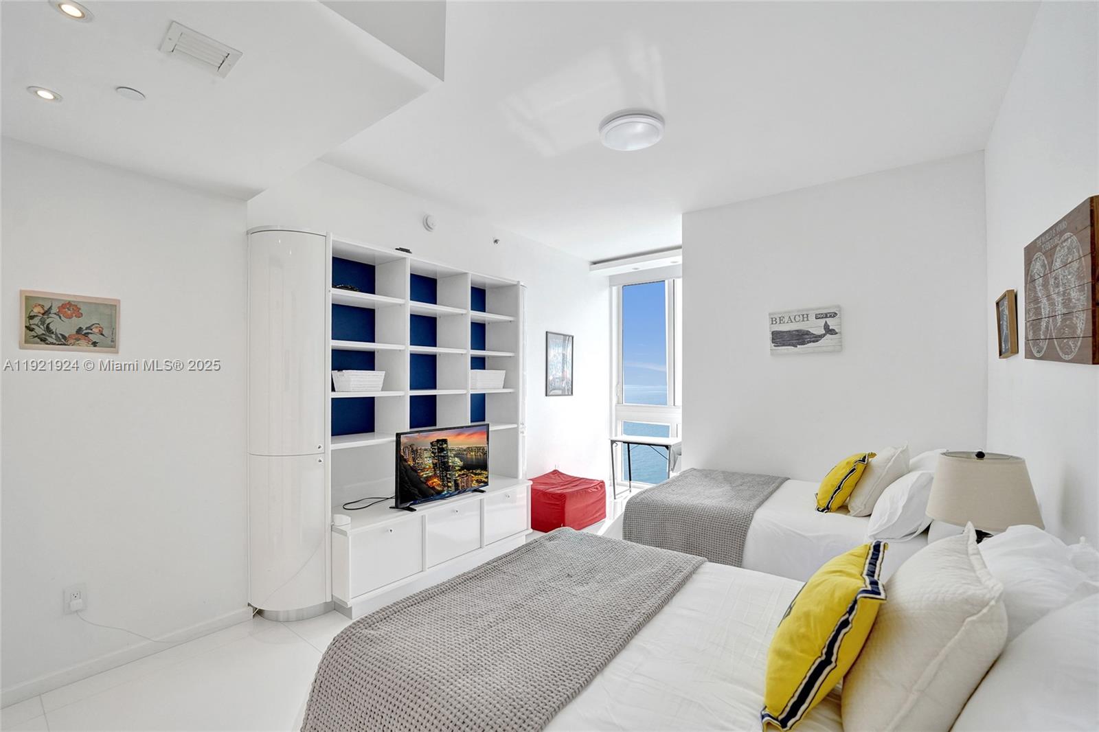 TDR TOWER III CONDO - Residential