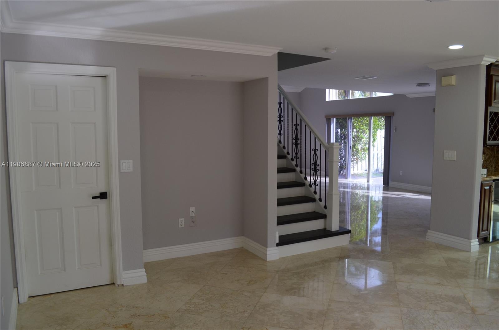 BIG SKY - Residential Lease