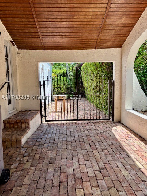 410 Navarre Ave