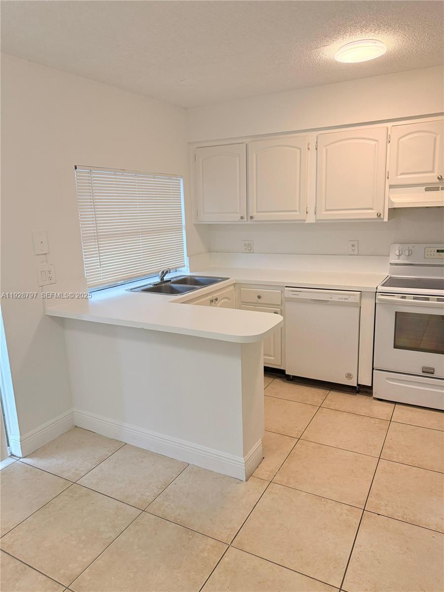 ARBOR KEYS CONDO - Residential Lease