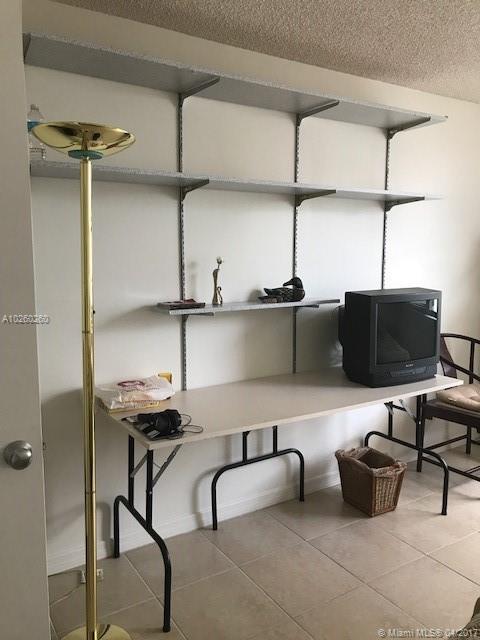 THE CLIPPER AT BISCAYNE C - Residential Lease