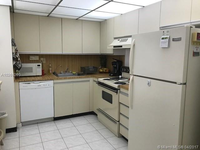 THE CLIPPER AT BISCAYNE C - Residential Lease