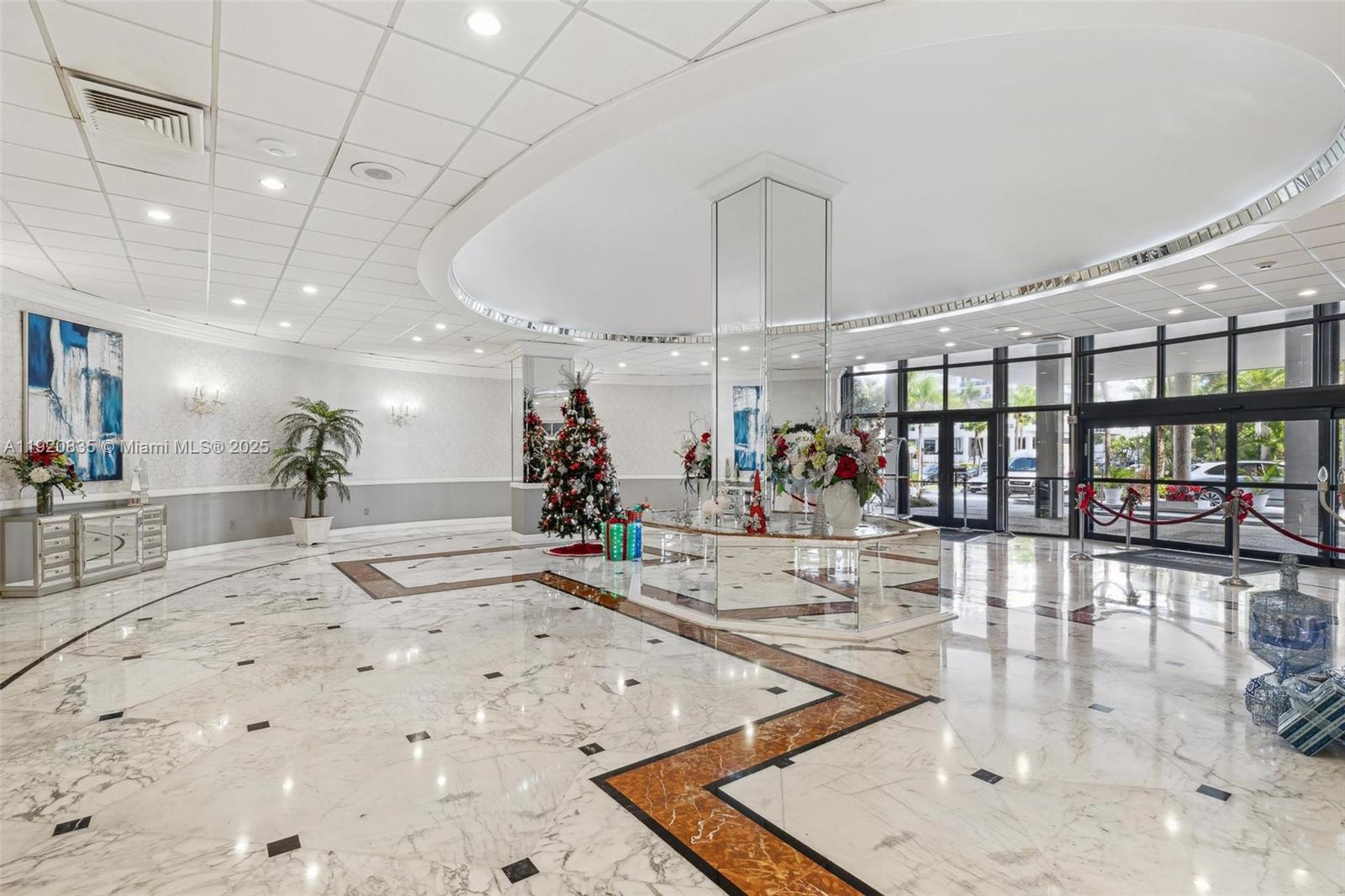 HALLMARK OF HOLLYWOOD CON - Residential Lease