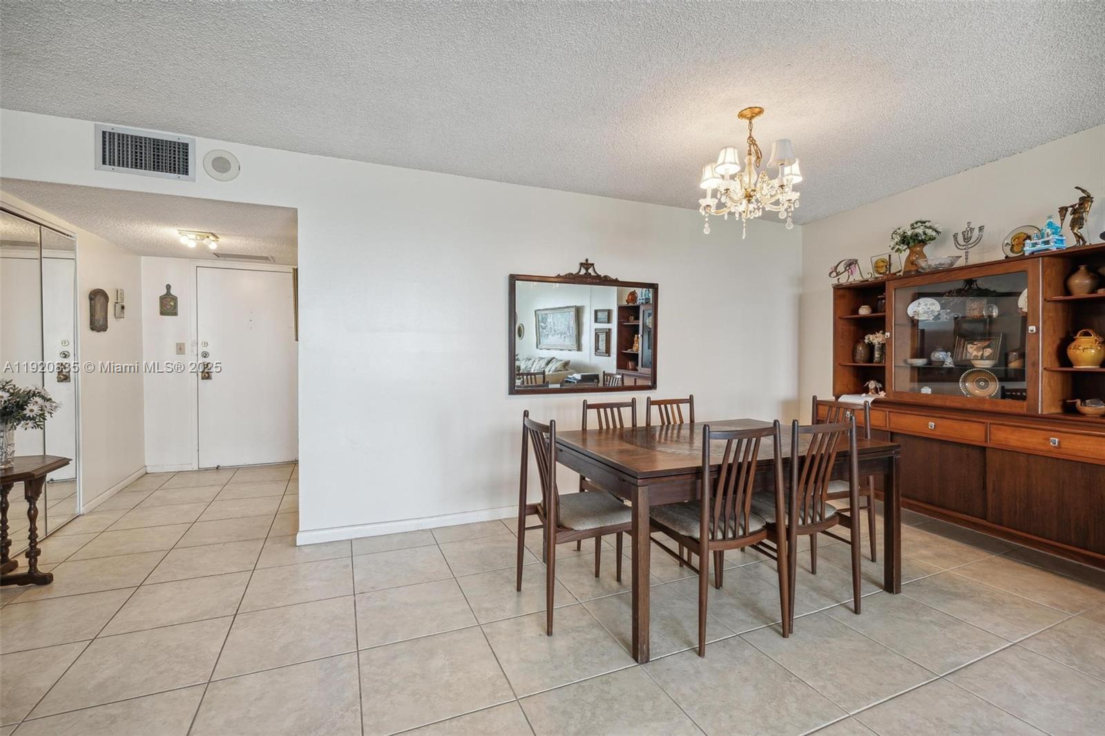 HALLMARK OF HOLLYWOOD CON - Residential Lease