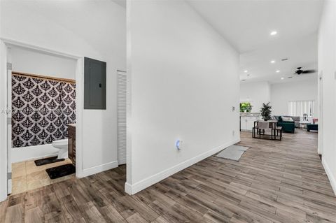 Tiny photo for 2804 Washington Dr, Fort Lauderdale, FL 33311 (MLS # A12024776)
