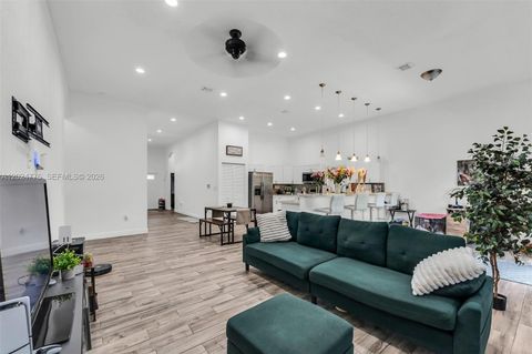 Tiny photo for 2804 Washington Dr, Fort Lauderdale, FL 33311 (MLS # A12024776)