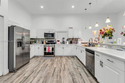 Tiny photo for 2804 Washington Dr, Fort Lauderdale, FL 33311 (MLS # A12024776)