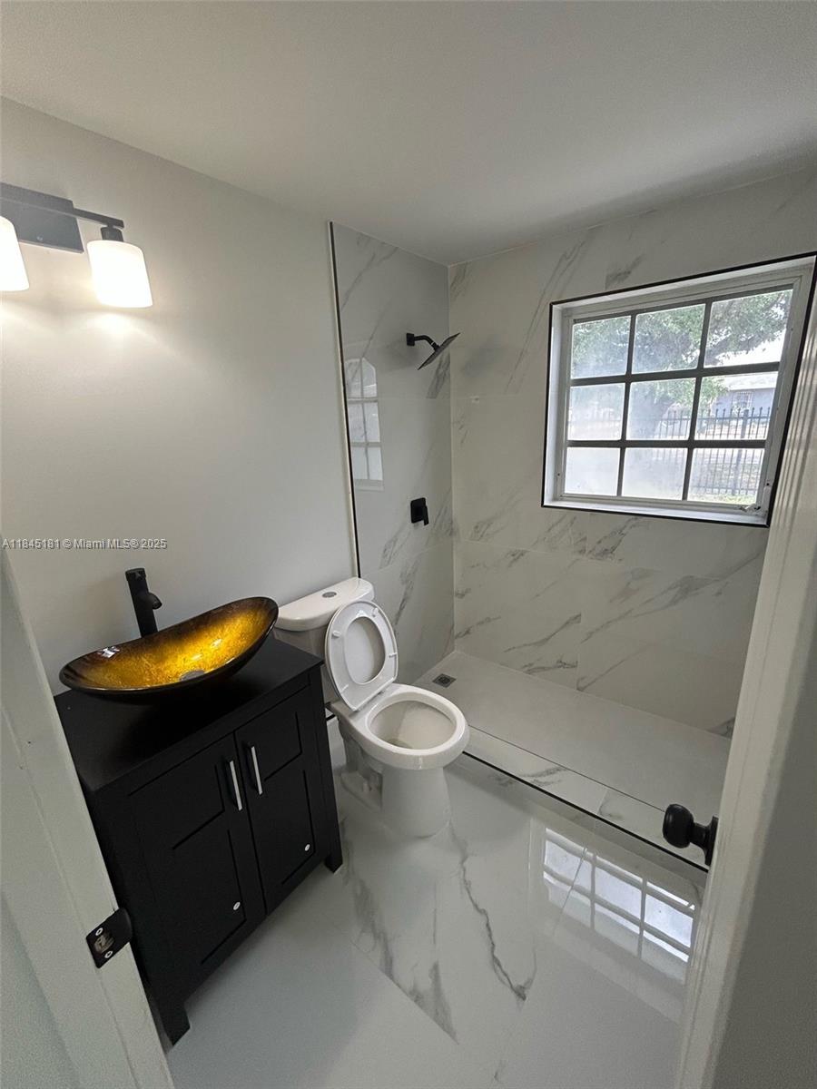 Remodeled Home! new floor, New kitchen, New bathrooms, New Roof with Permits!!!!!!!