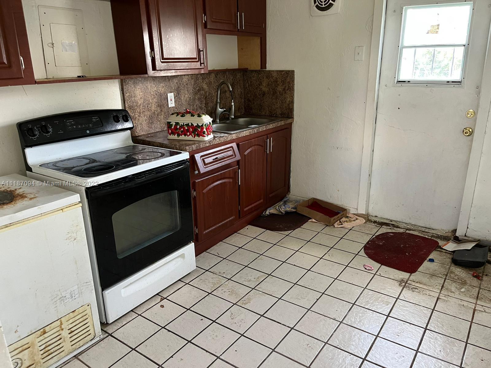 DIXIE PINES NO 2 - Residential