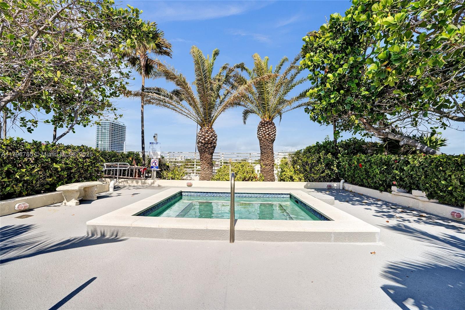 ST TROPEZ OCEAN CONDO - Residential