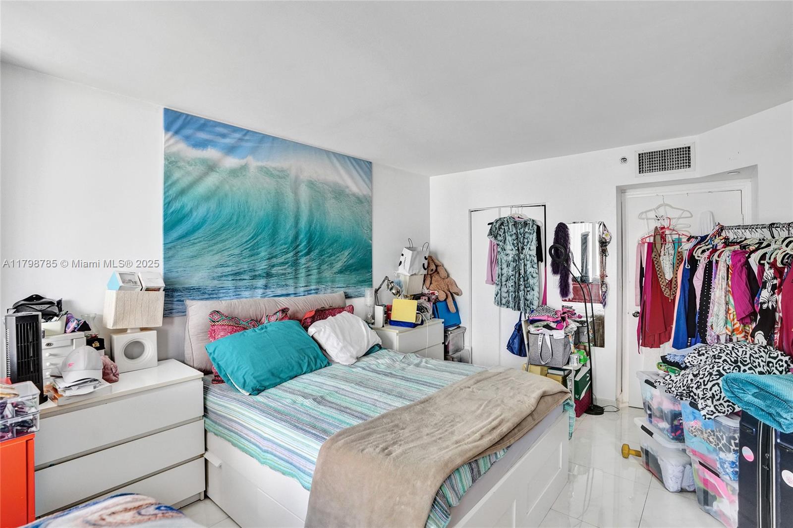 ST TROPEZ OCEAN CONDO - Residential