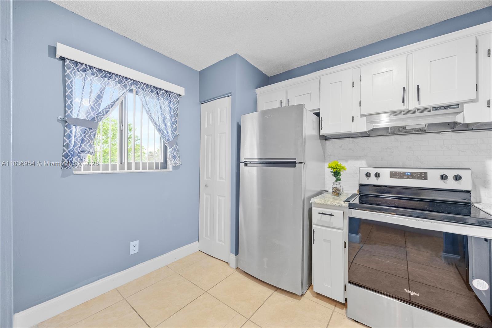 164 NW 60th Ave 2-3