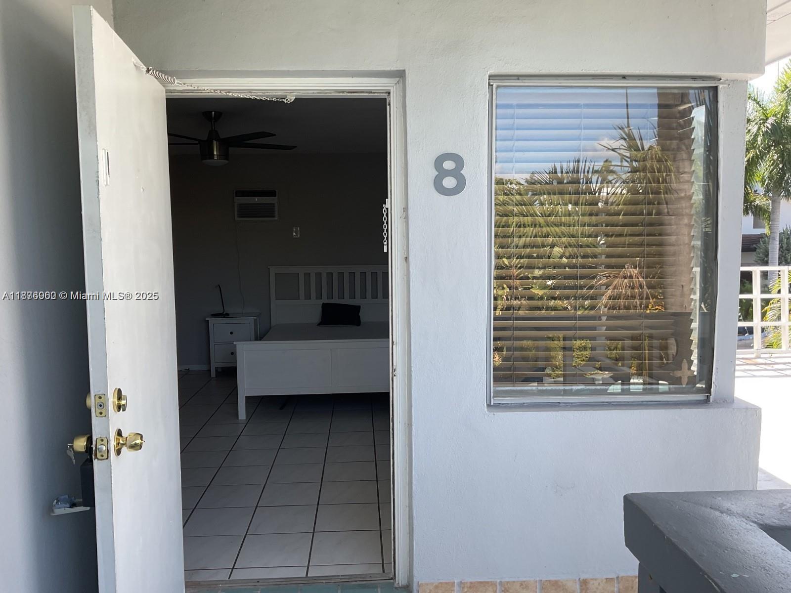 Nice apartment available for rent. Building under construction. Pool is closed.