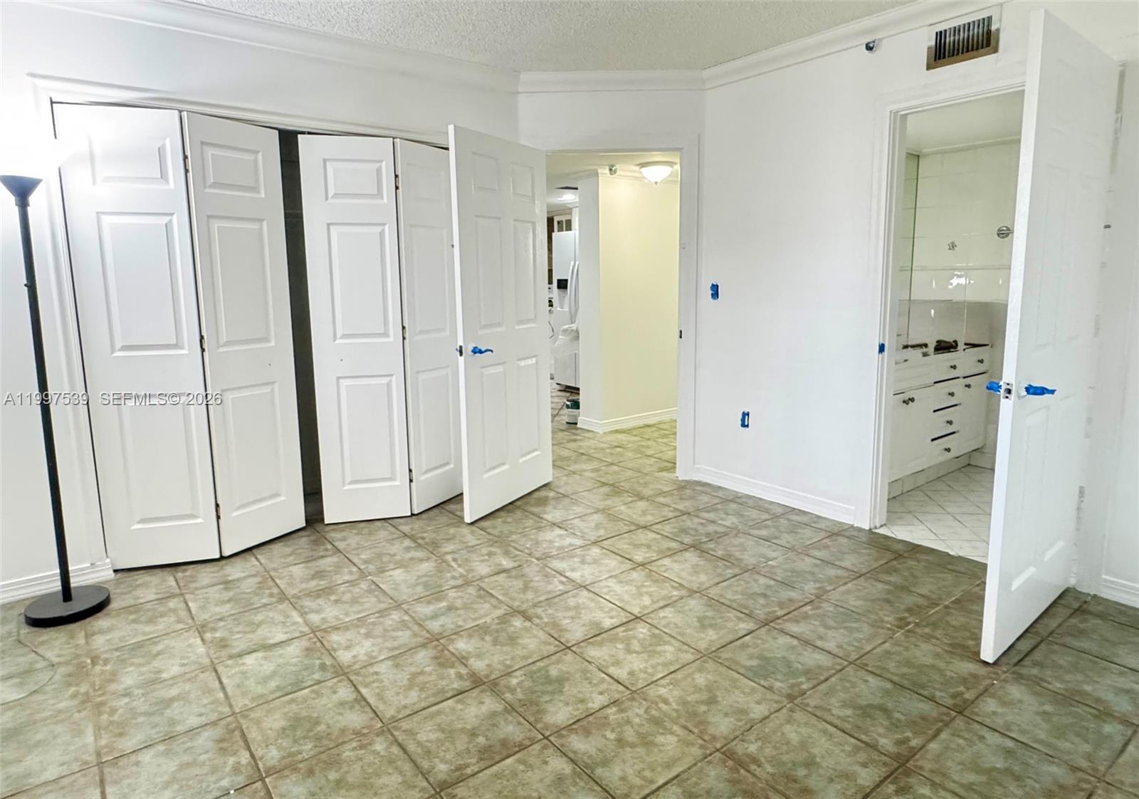 CHATEAUBLEAU VILLAS MIDWA - Residential Lease