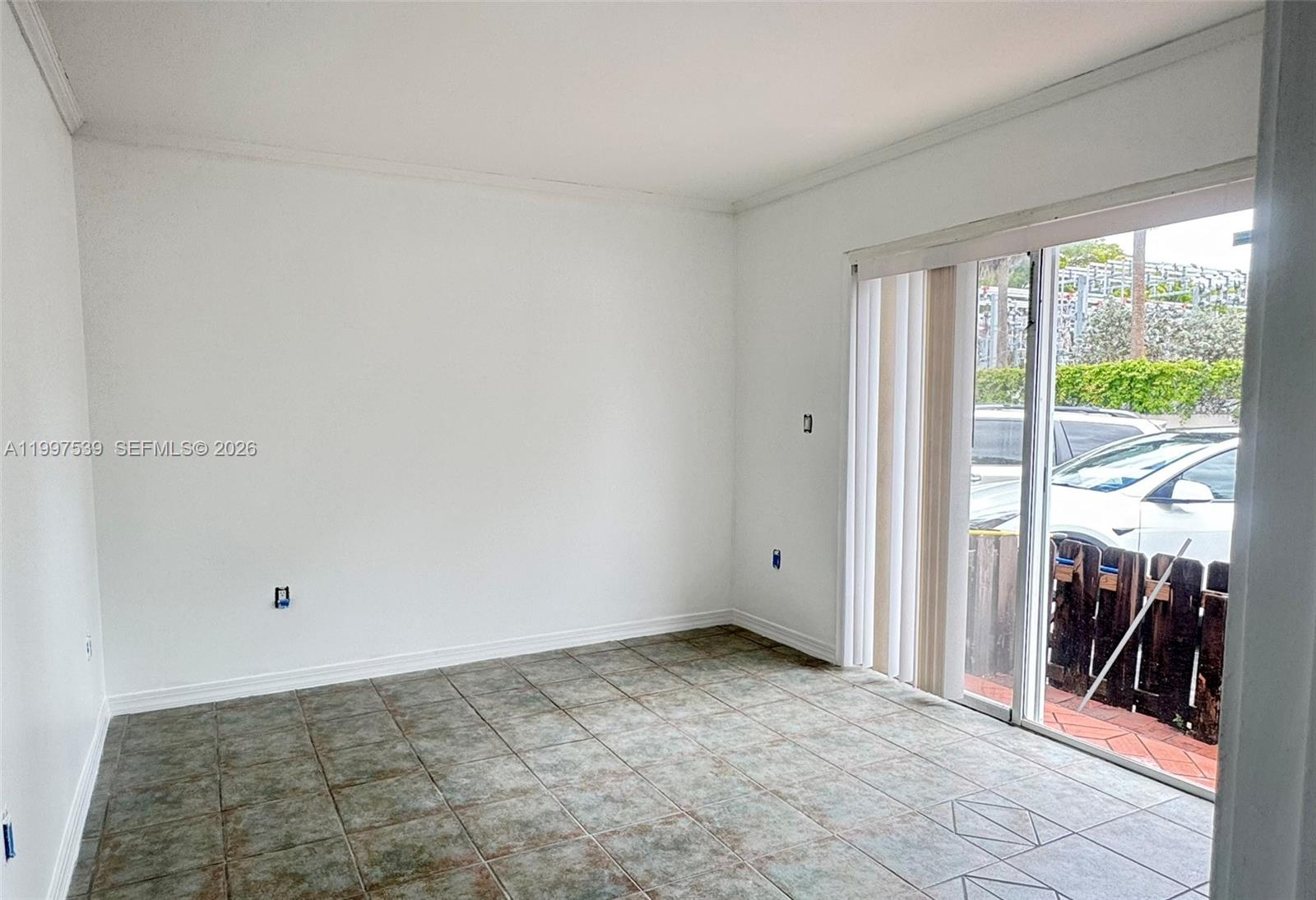 CHATEAUBLEAU VILLAS MIDWA - Residential Lease