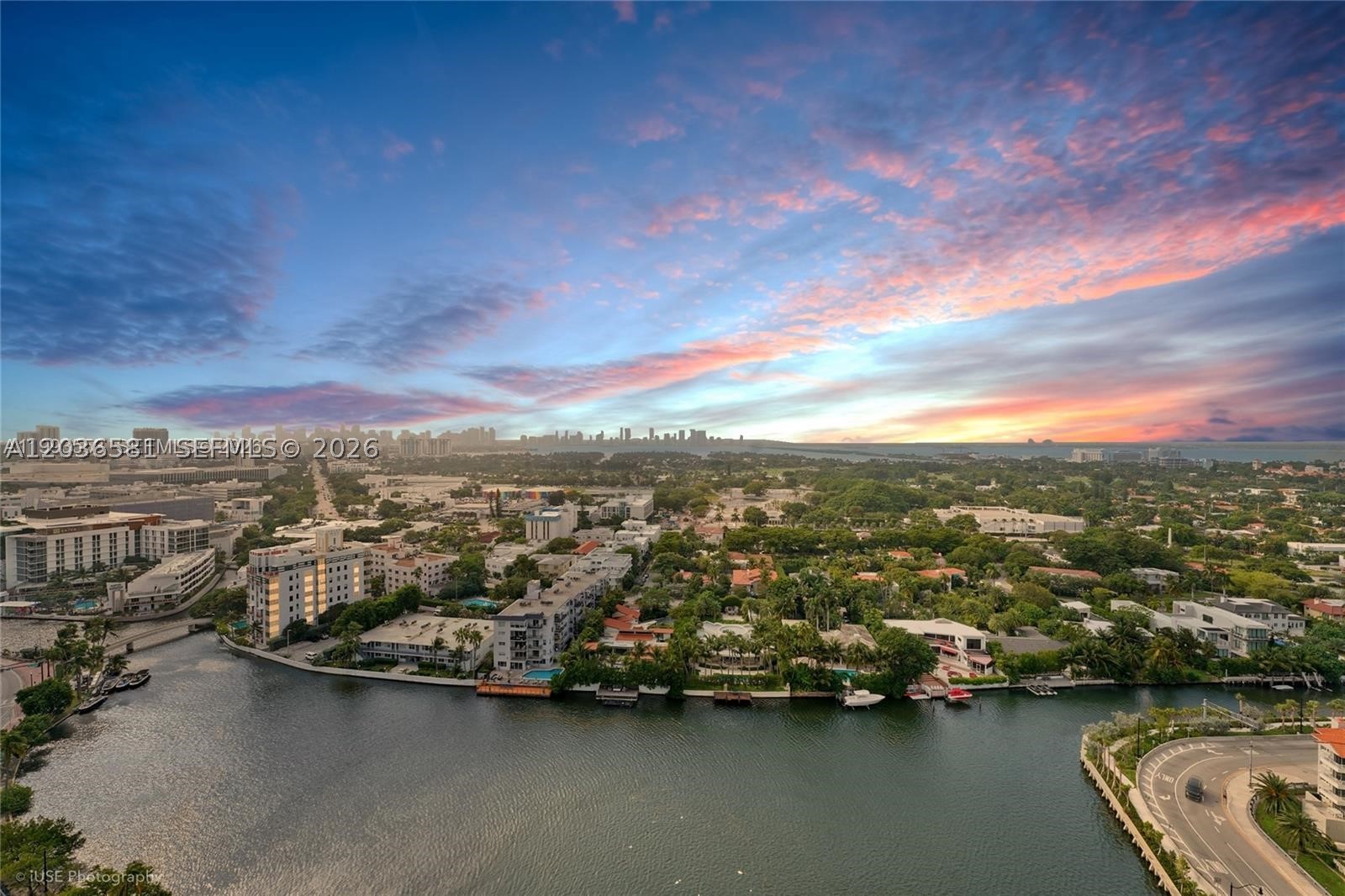 2555 Collins Ave 2204