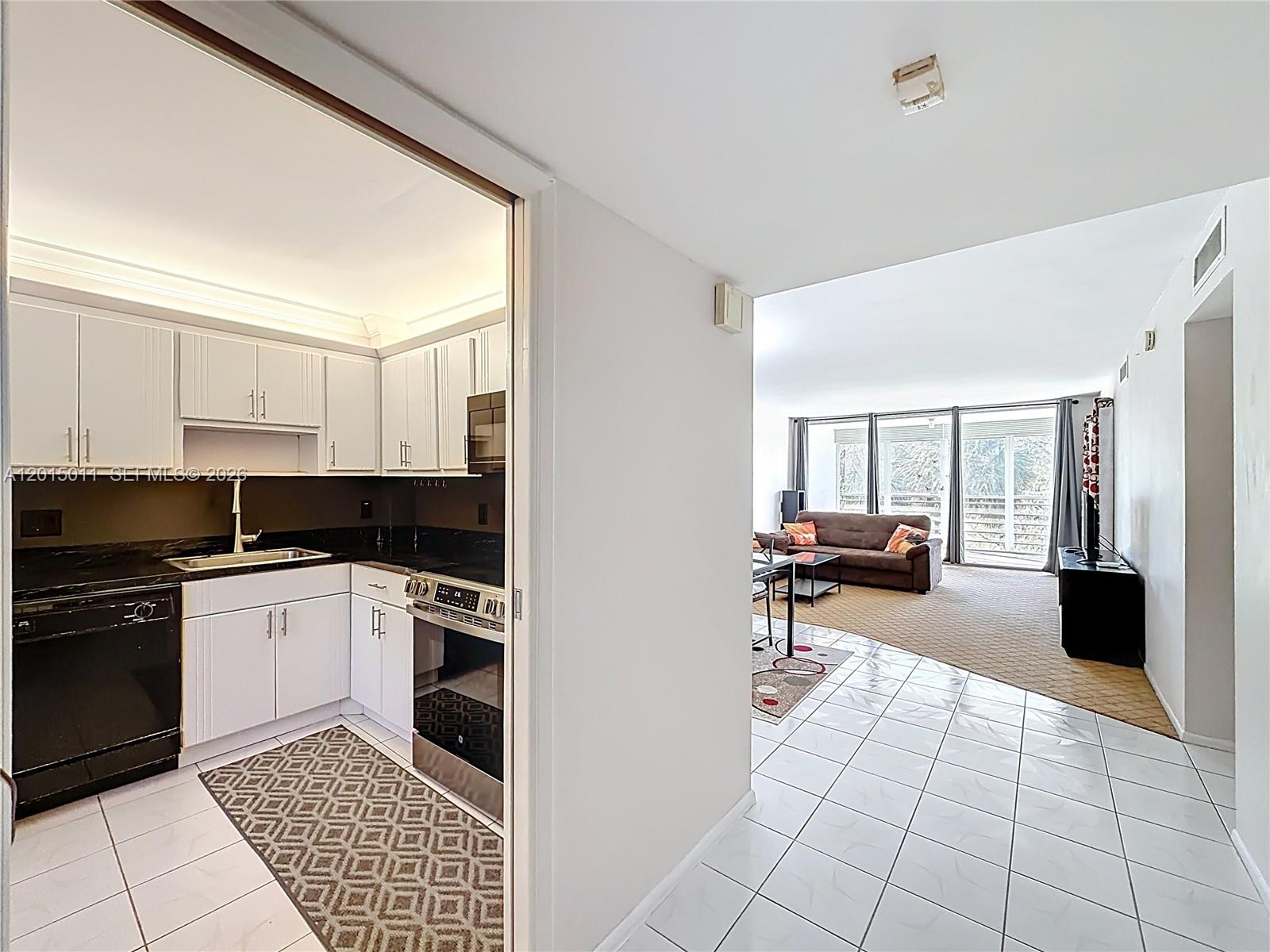 NO 60 PALM-AIRE COUNTRY C - Residential Lease