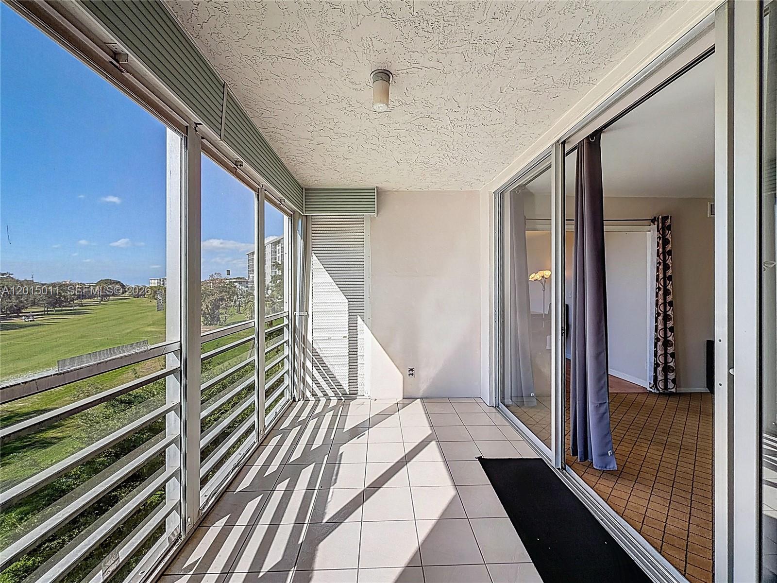 NO 60 PALM-AIRE COUNTRY C - Residential Lease