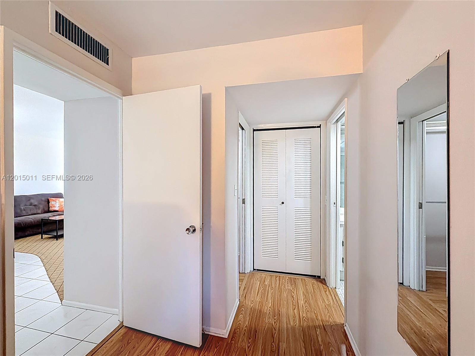 NO 60 PALM-AIRE COUNTRY C - Residential Lease