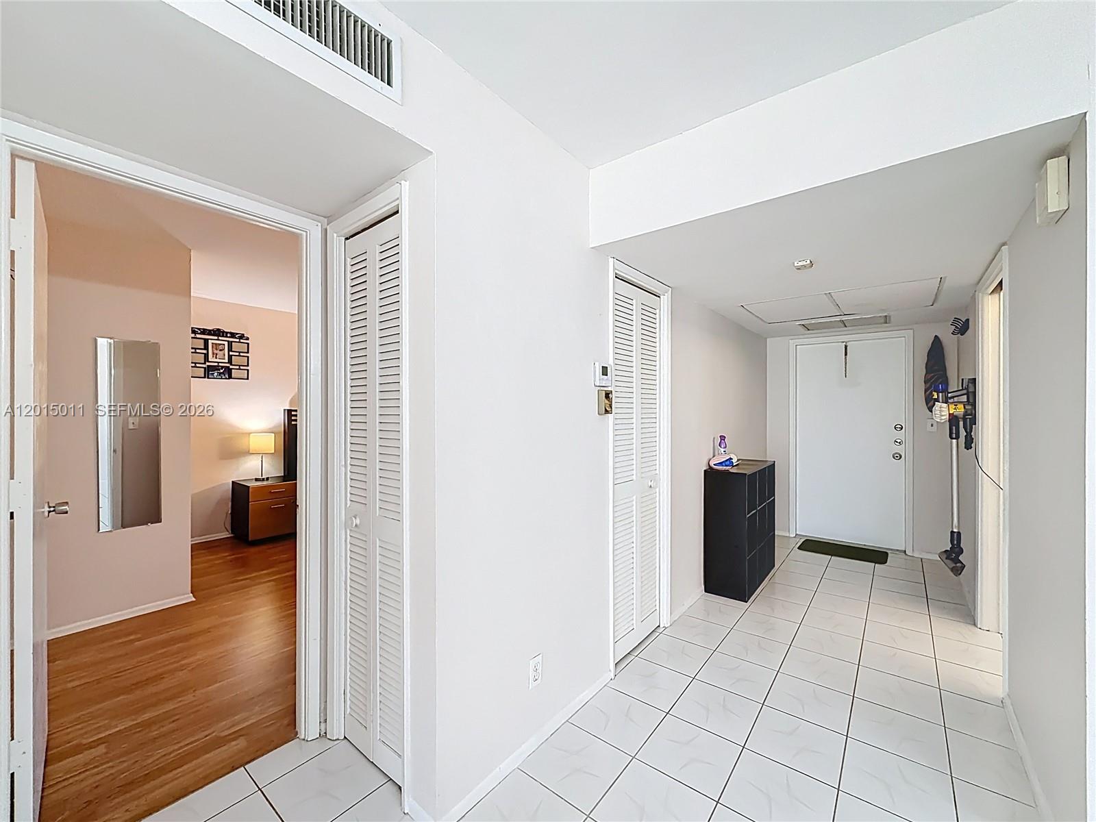 NO 60 PALM-AIRE COUNTRY C - Residential Lease