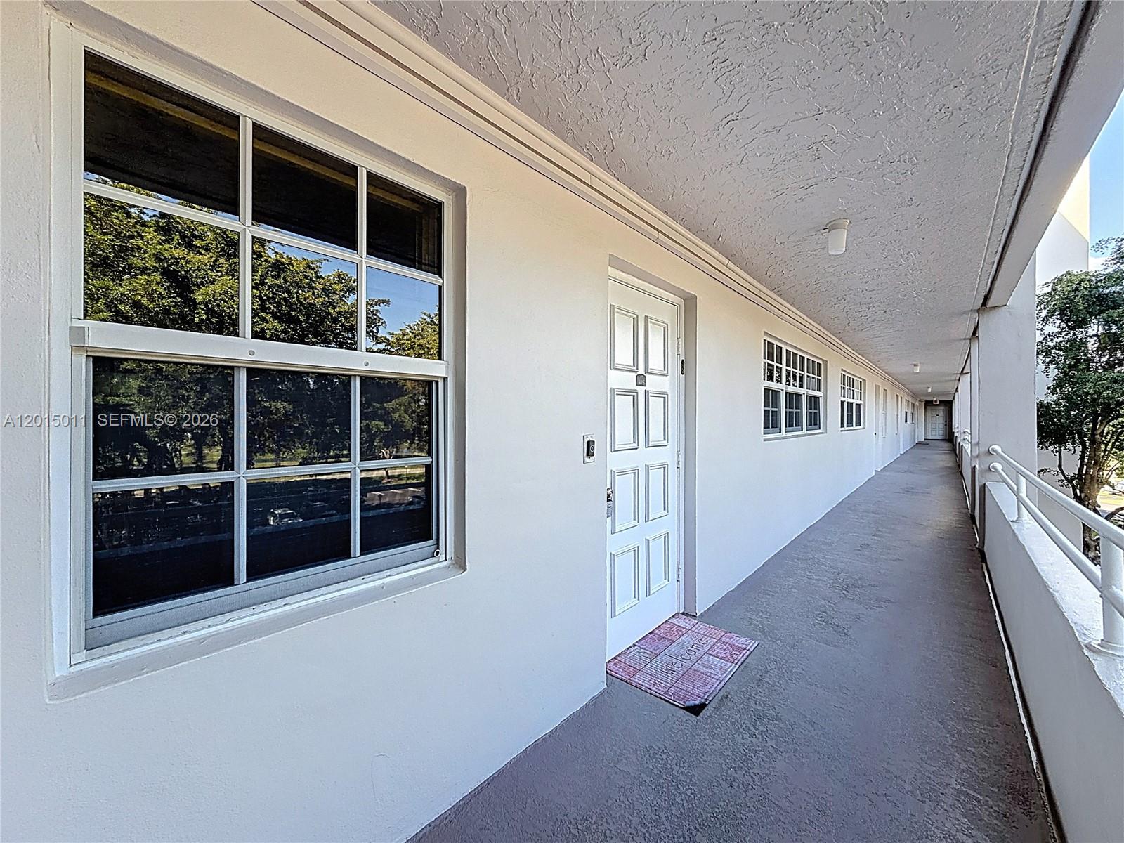 NO 60 PALM-AIRE COUNTRY C - Residential Lease
