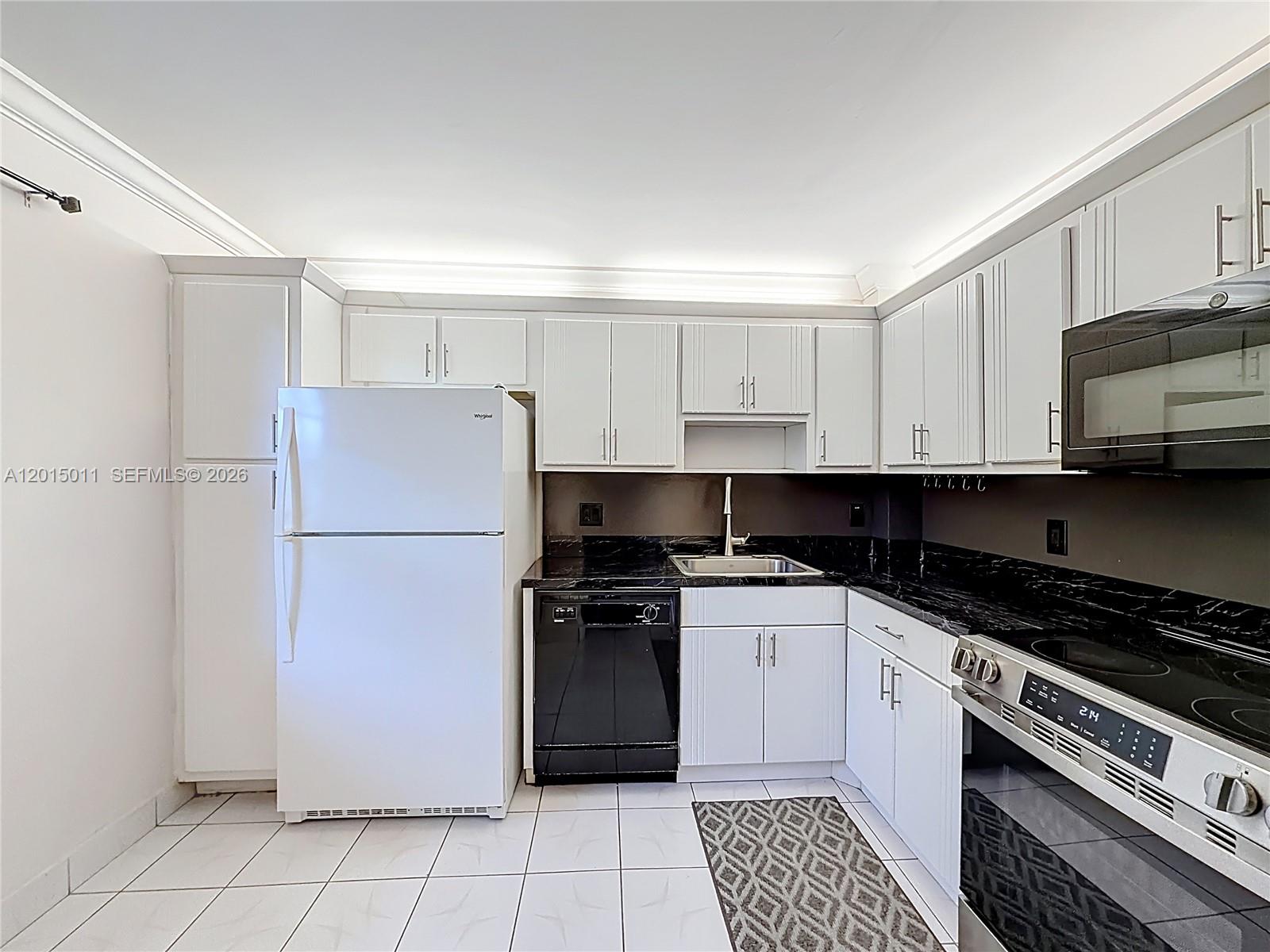NO 60 PALM-AIRE COUNTRY C - Residential Lease