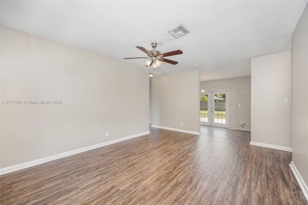 Photo of 9970 Daisy Ave, Palm Beach Gardens, FL 33410 (MLS # A11711192)