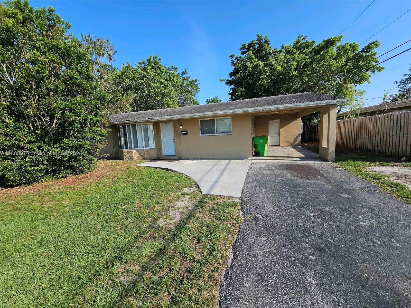 5960 Nw 14th St, Sunrise, Miami-Dade County, Florida - 3 Bedrooms  
2 Bathrooms - 