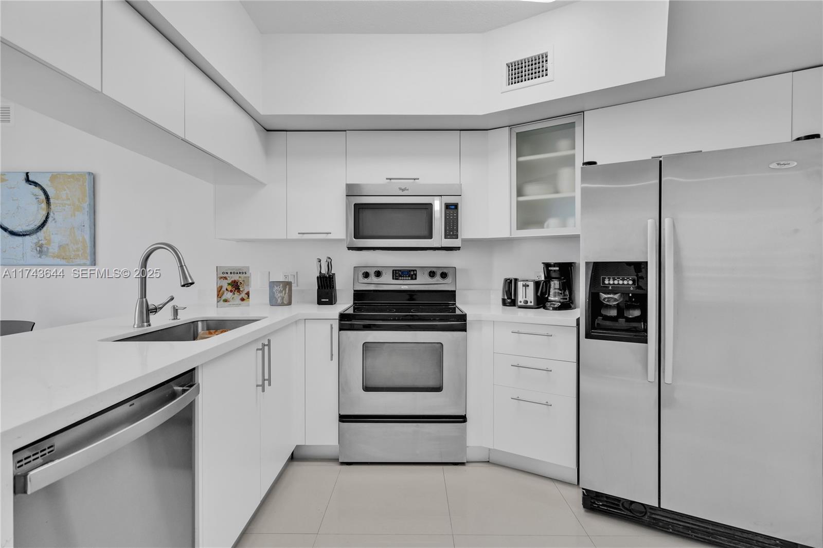 OPERA TOWER CONDO - Residential