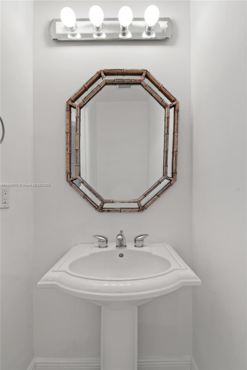 OCEAN RIDGE AT JUNO BEACH - Residential