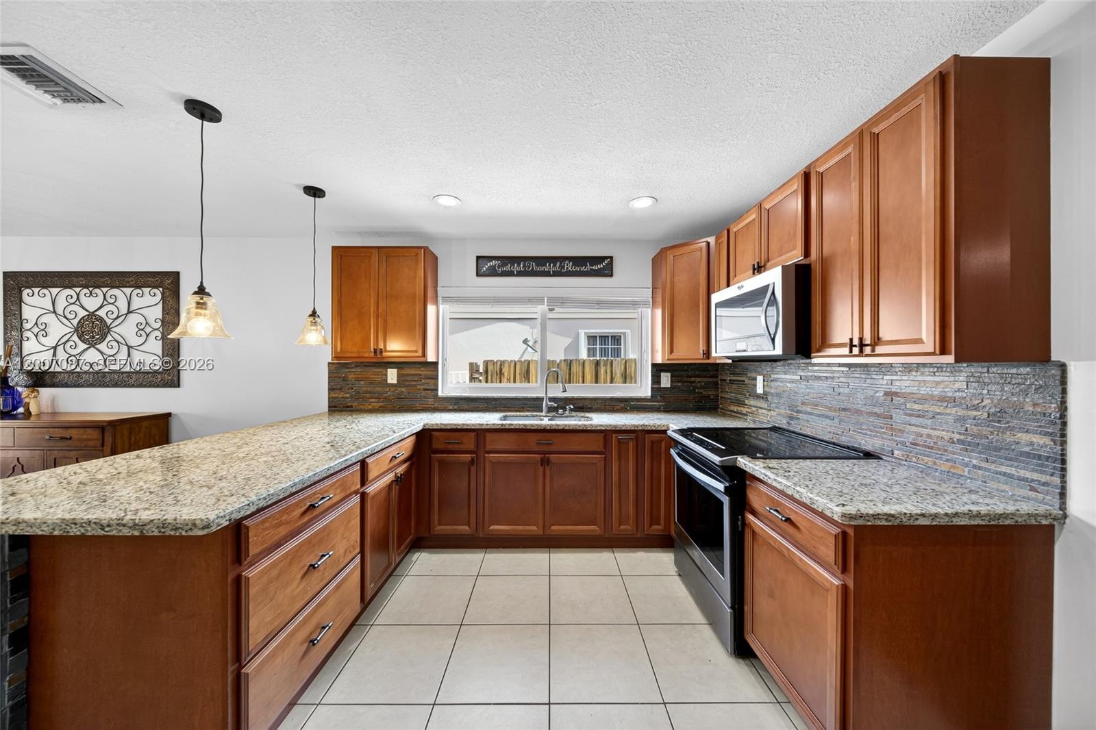 WINSTON PARK UNIT THREE - Residential