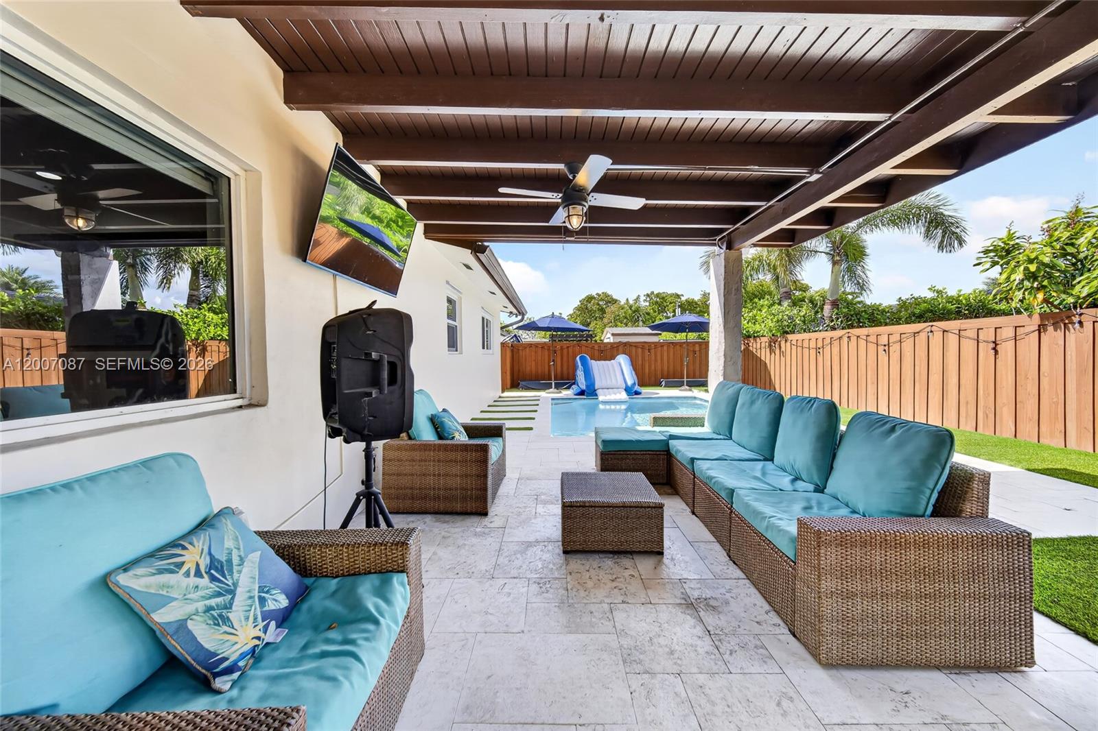 WINSTON PARK UNIT THREE - Residential