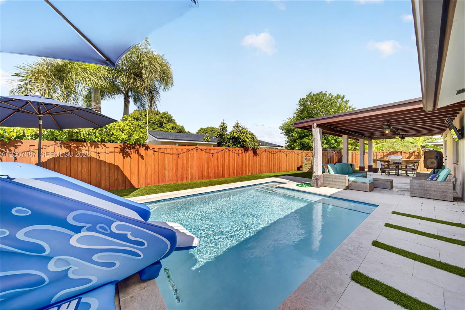 WINSTON PARK UNIT THREE - Residential