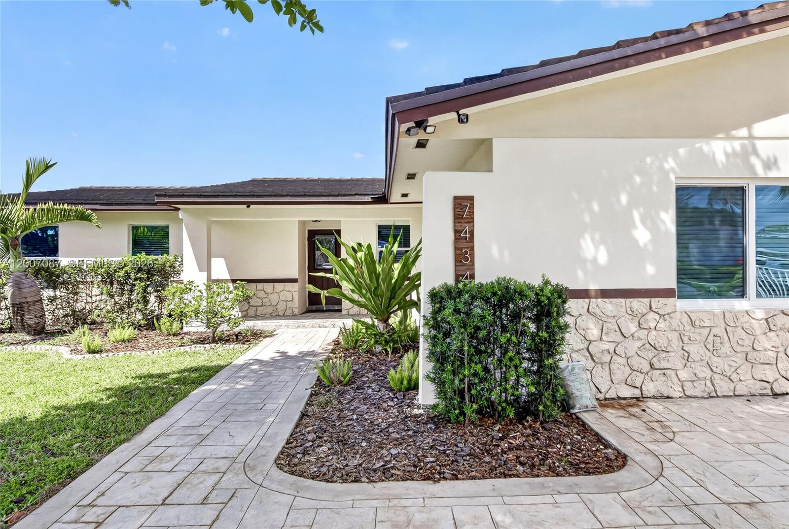 WINSTON PARK UNIT THREE - Residential