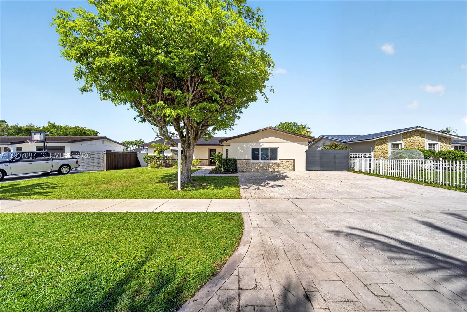 WINSTON PARK UNIT THREE - Residential