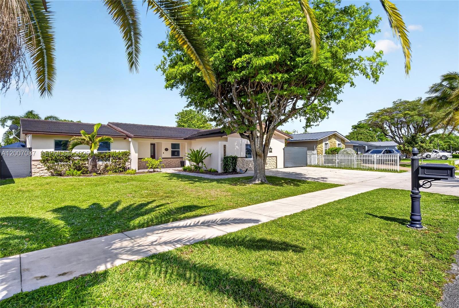 WINSTON PARK UNIT THREE - Residential