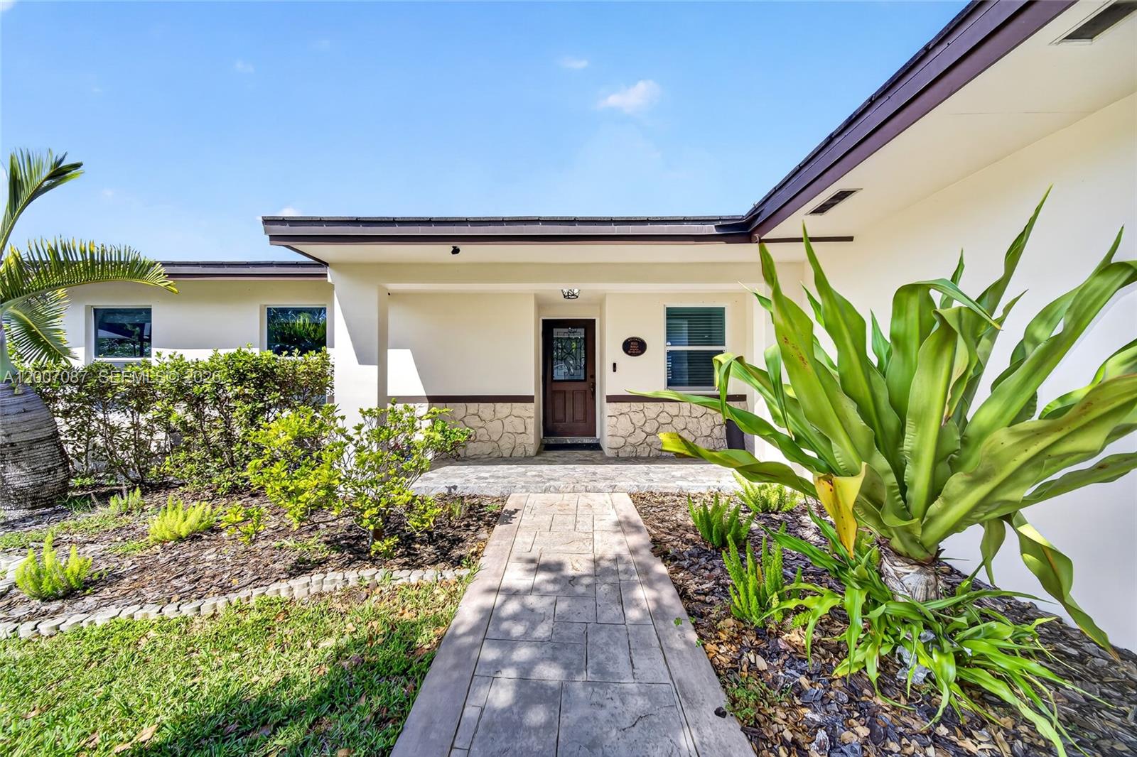 WINSTON PARK UNIT THREE - Residential