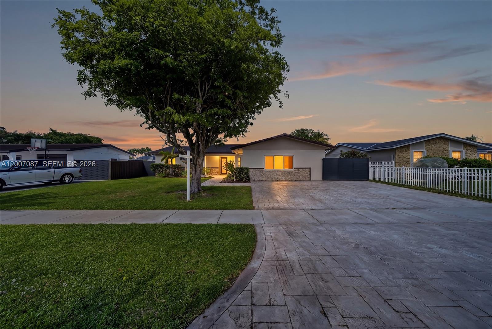 WINSTON PARK UNIT THREE - Residential